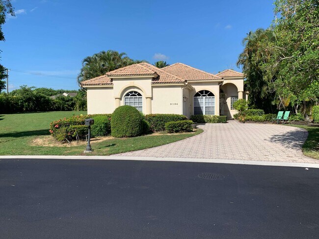 Foto del edificio - 9164 Long Lake Palm Dr