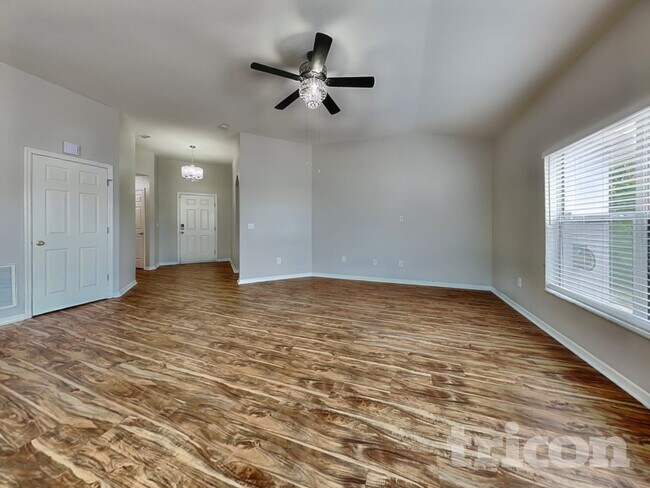 Foto del edificio - 14214 Edinburgh Moor Dr