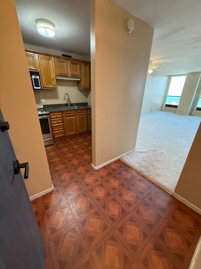 Foto del edificio - 1030 N State St