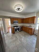 Building Photo - 20 Oakwood Ave