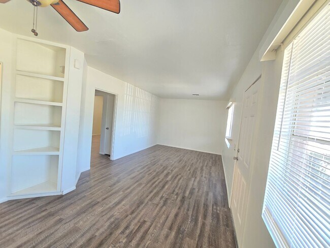 Foto del edificio - 1 Bed 1 Bath Apartment in Historic Glendale