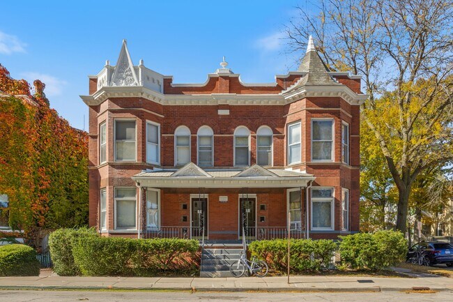 Foto del edificio - 1922 Maple Ave