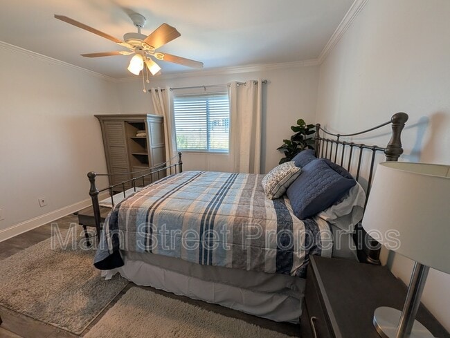 Building Photo - 14100 River Rd