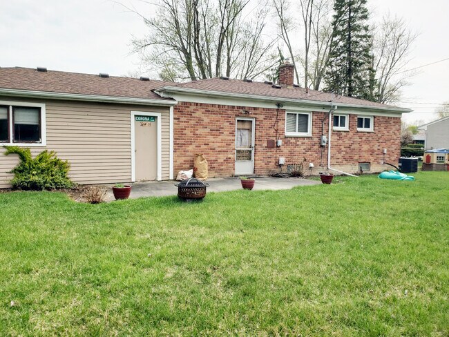 Foto del edificio - 23027 Dale Allen St