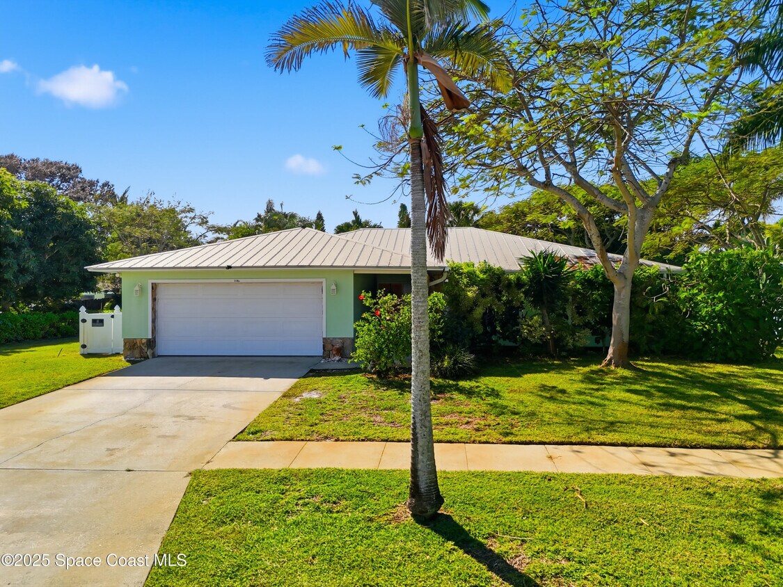 Foto principal - 2108 Rosewood Dr