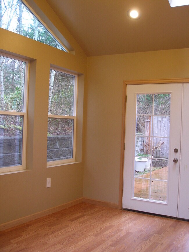 Building Photo - Relax in this Beautiful 3 Bedroom 2.5 Bath...