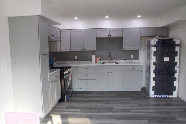 Foto del edificio - 2092 Canarsie Rd