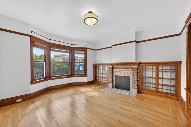 Foto del edificio - Charming Sunset Home with Hardwood Floors ...