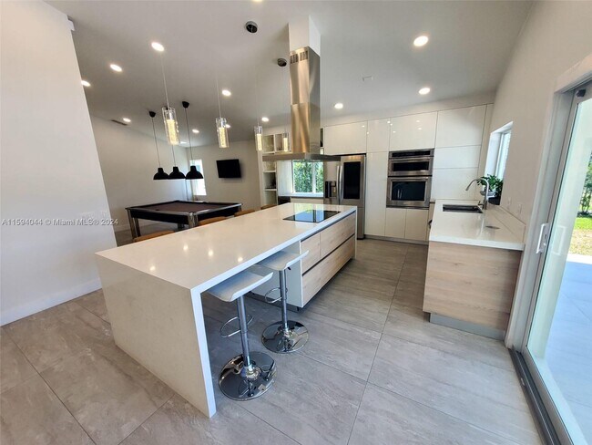 Building Photo - 924 Stanton Dr