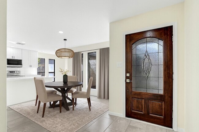 Foto del edificio - 8726 Wildforest Dr