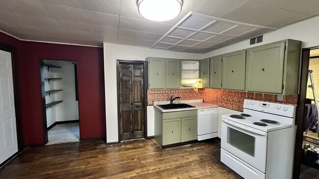Foto del edificio - 705 E 6th St