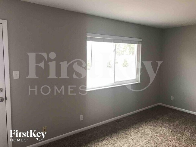 Building Photo - 1758 Hilltree Dr