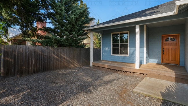 Building Photo - Beautiful 3 bedroom 2 bath home!