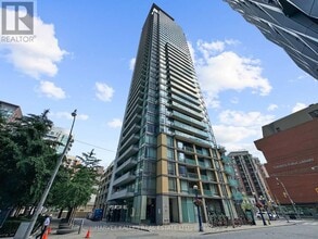 Building Photo - 18 Yorkville Ave