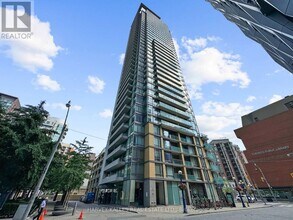 Building Photo - 18 Yorkville Ave