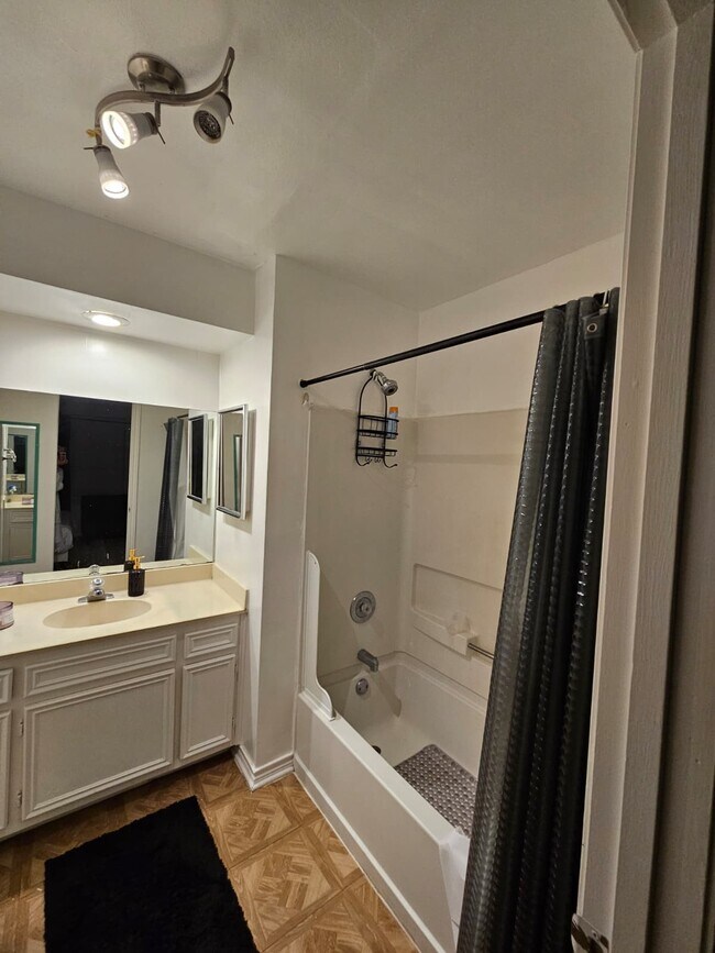 Building Photo - 1011 Hamblen Rd