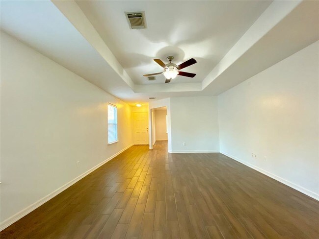 Building Photo - 706 Silver Cliff Ln