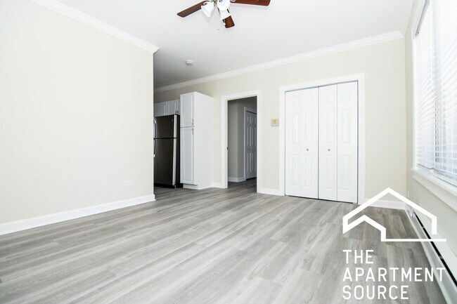 Foto del edificio - 648.5 W Roscoe St