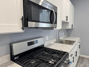 Building Photo - 155 Clifton Ave