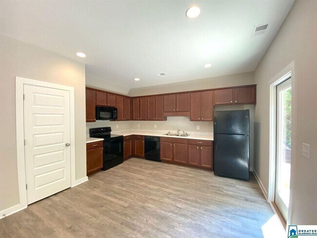 Foto del edificio - Wonderful One Level 3 bedroom/2 bathroom n...