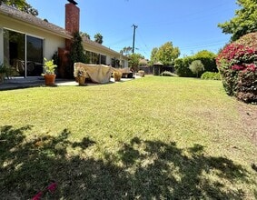 Building Photo - 225 Adair Dr
