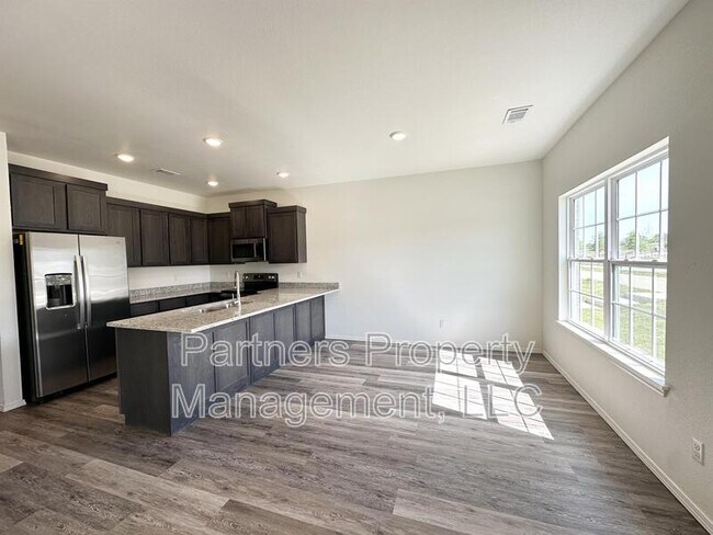 Photo - 940 S Amarillo Ave Townhome