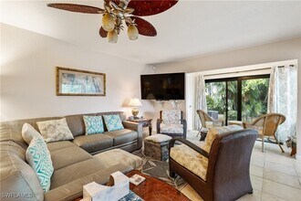 Building Photo - 5483 Peppertree Dr