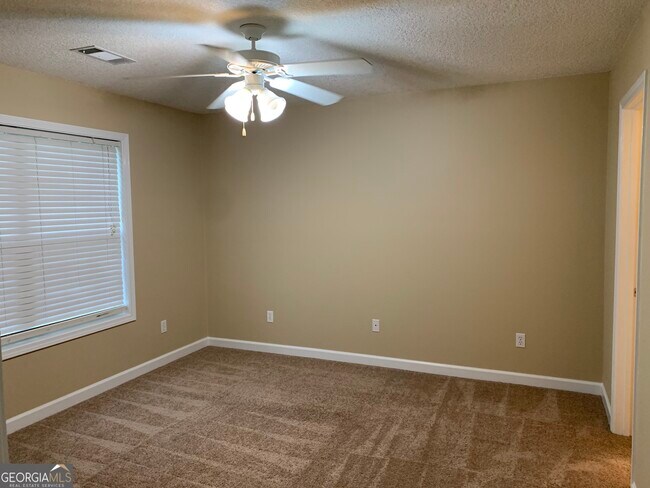 Foto del edificio - 207 Ridgemont Ct
