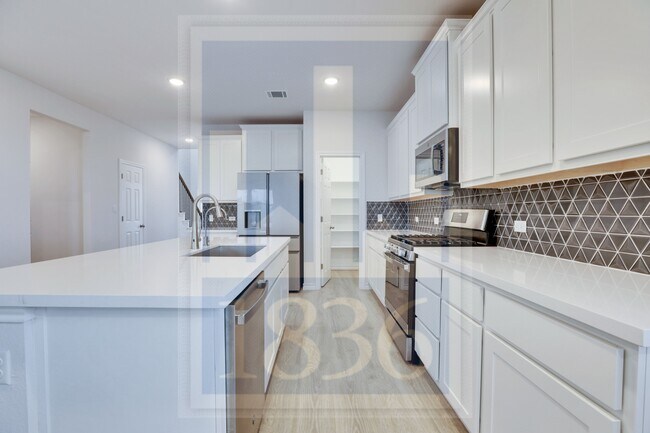 Foto del edificio - 17609 Chino Ln