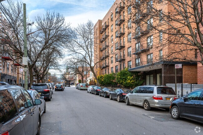 Foto del edificio - 5311 90th St