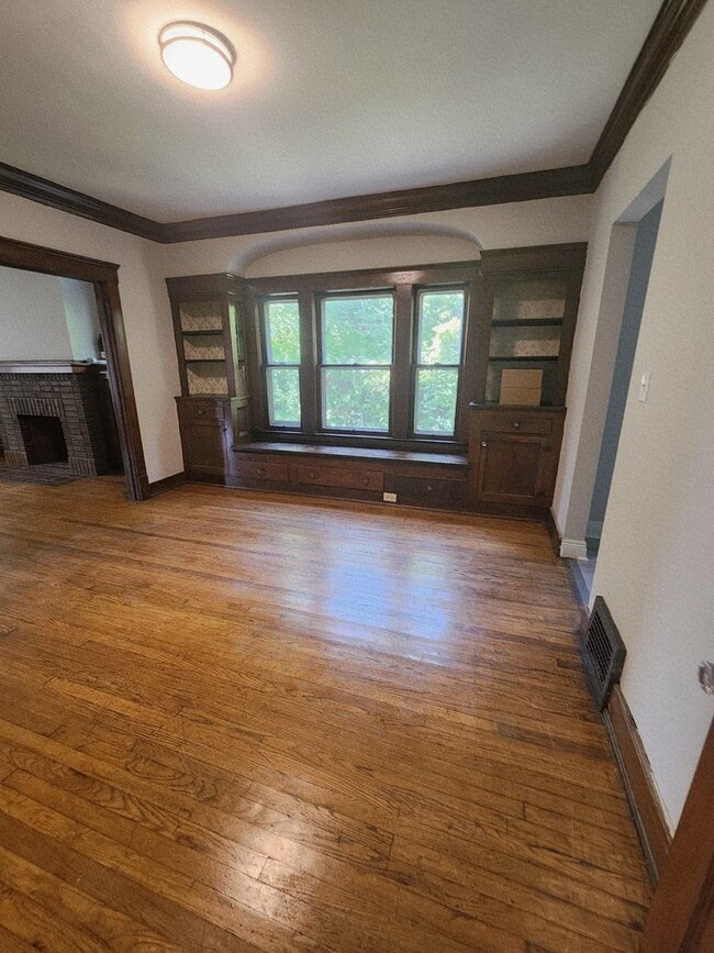 Foto del edificio - 3 BEDROOM 2ND FLOOR FOR RENT - MOVE IN READY!