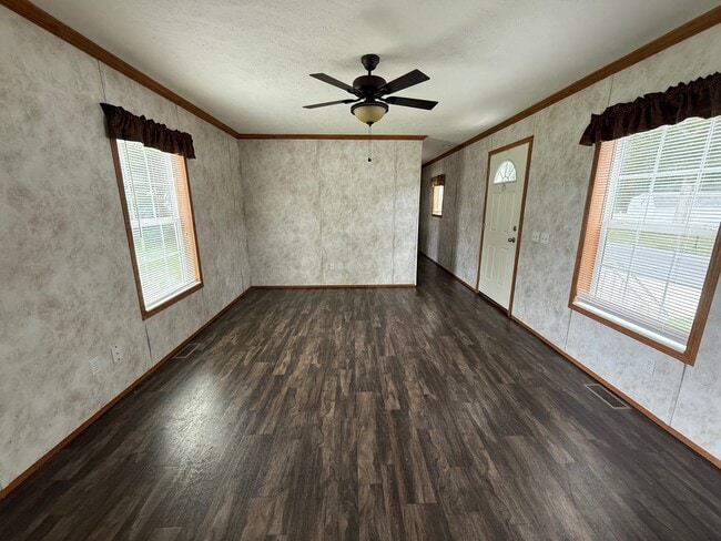 Foto del edificio - 518 S English Creek Rd