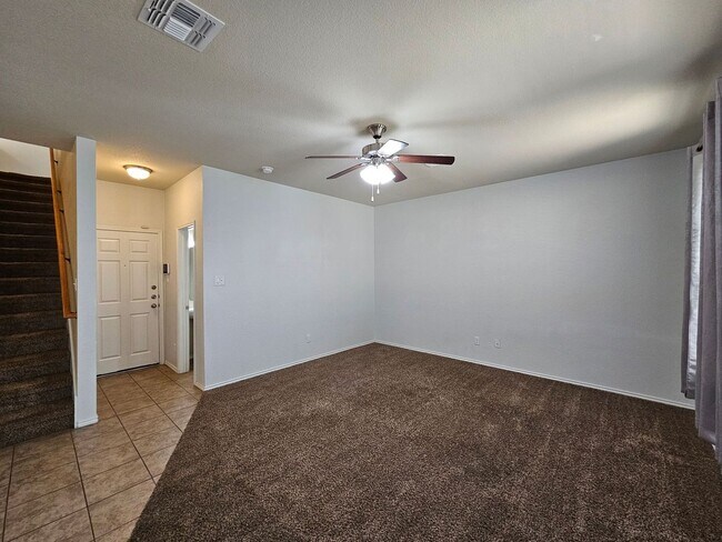 Foto del edificio - SECTION 8/HUD ACCEPTED - AVAILABLE NOW!
