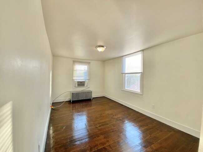 Building Photo - 1140 Ash St