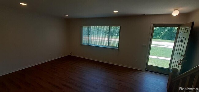 Building Photo - 29437 Maurice Ct
