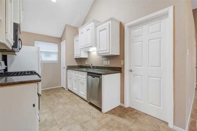 Building Photo - 17018 Dusty Mill Dr W