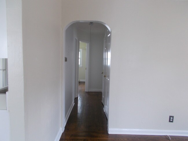Building Photo - 526 Rosewood Terrace