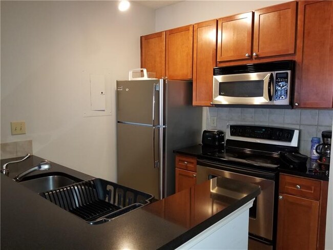 Building Photo - 1250 Parkwood Cir SE