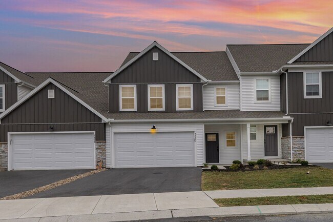 Foto del edificio - 7880 Briarwood Dr