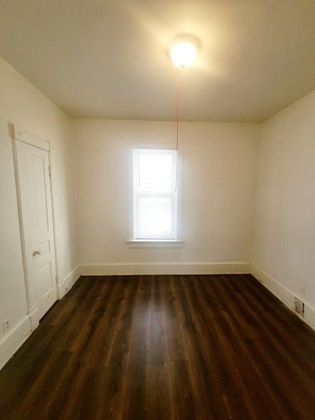 Building Photo - 1 bedroom, 1 bath