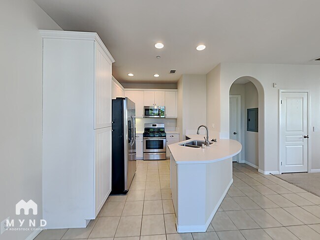 Foto del edificio - 815 Harbor Cliff Way