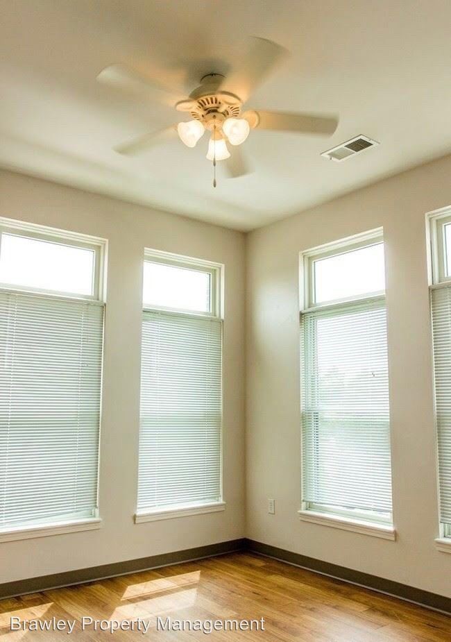 Building Photo - 116 E 3rd St