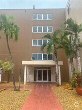 Building Photo - 6950 Miami Gardens Dr