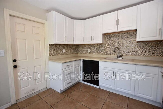 Foto del edificio - 1317 E Myrtle St