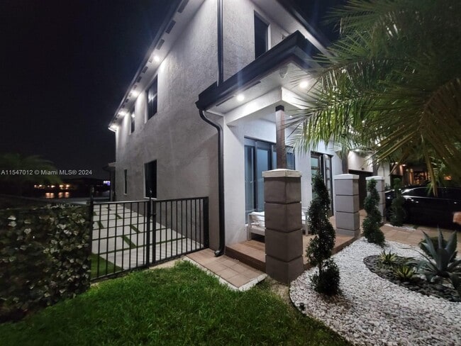 Building Photo - 16025 NW 88th Ct