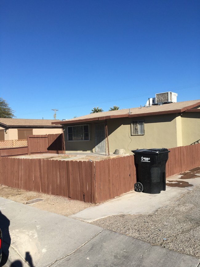 Front yard - 2240 Daley St