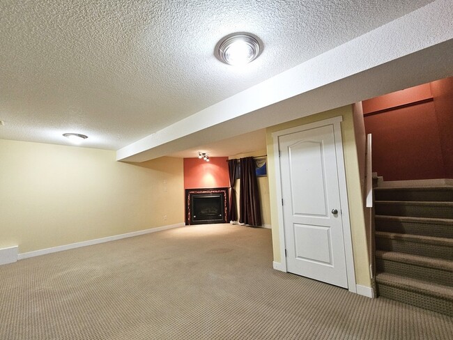 Building Photo - 1383 Rutherford Rd SW