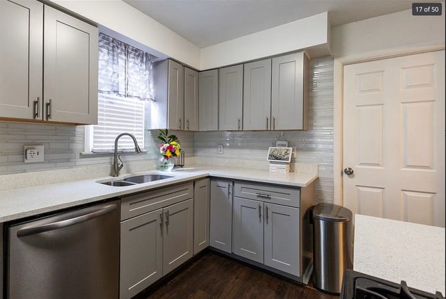 Building Photo - 742 Gallion Ave