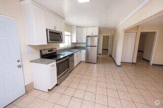 Building Photo - 5448 Encina Dr