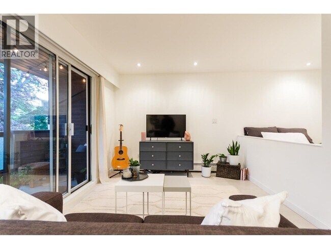 Photo du bâtiment - 2190 W 7th Ave